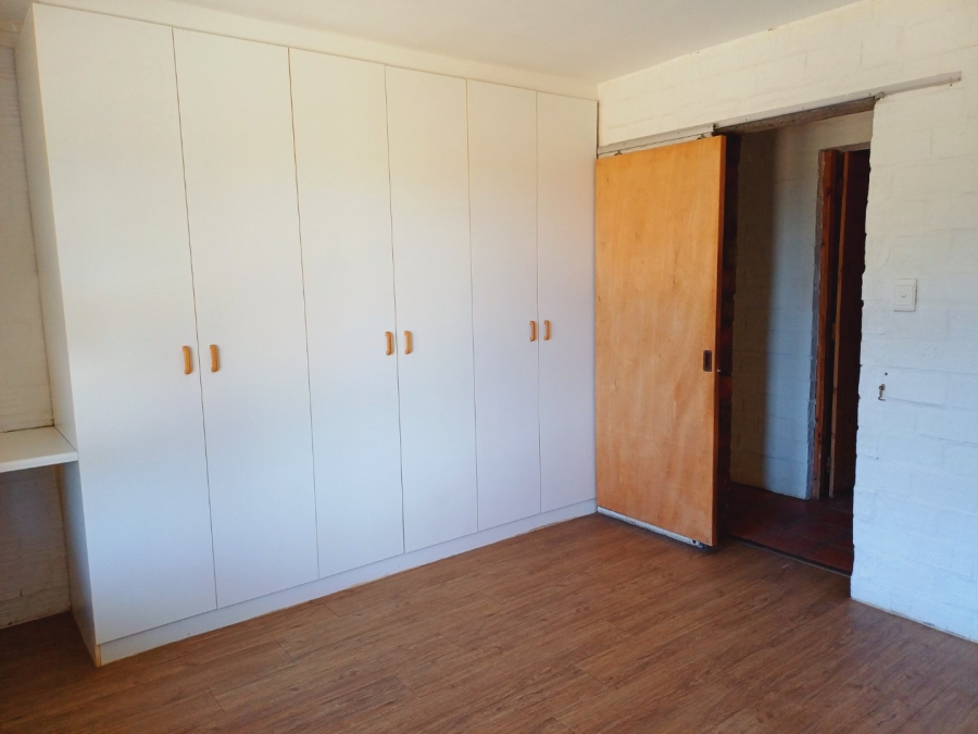 To Let  Bedroom Property for Rent in Sir Lowrys Pass Village Western Cape
